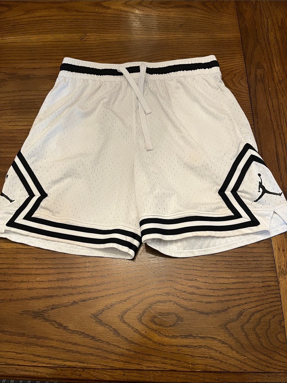 Jordan Sport Men's Dri-FIT White Mesh Diamond Shorts, size extra large